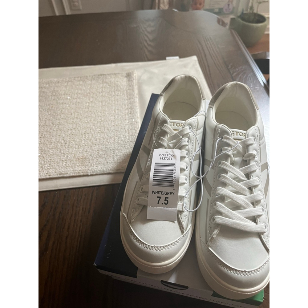 NIB The Tretorn Serve White and Gray Lightweight Sneakers Shoes Women’s size 7.5